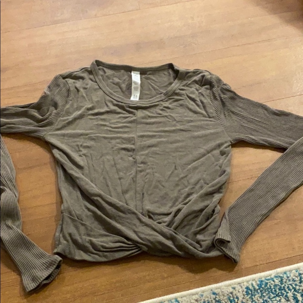 ALO yoga top